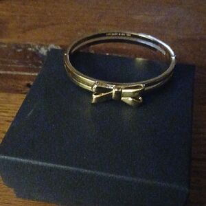 KATE SPADE Elegant Gold Bow Bracelet
